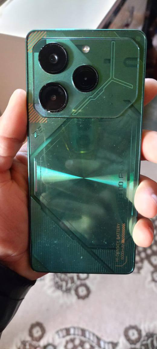 سلام عليكم تيكنو بوفه 6  ذاكره 256 رام 12بطاريه 6000 كبس مامفتوح اريد اراوس ويه سامسونك التره 21 s *********** وتساب وخاص
