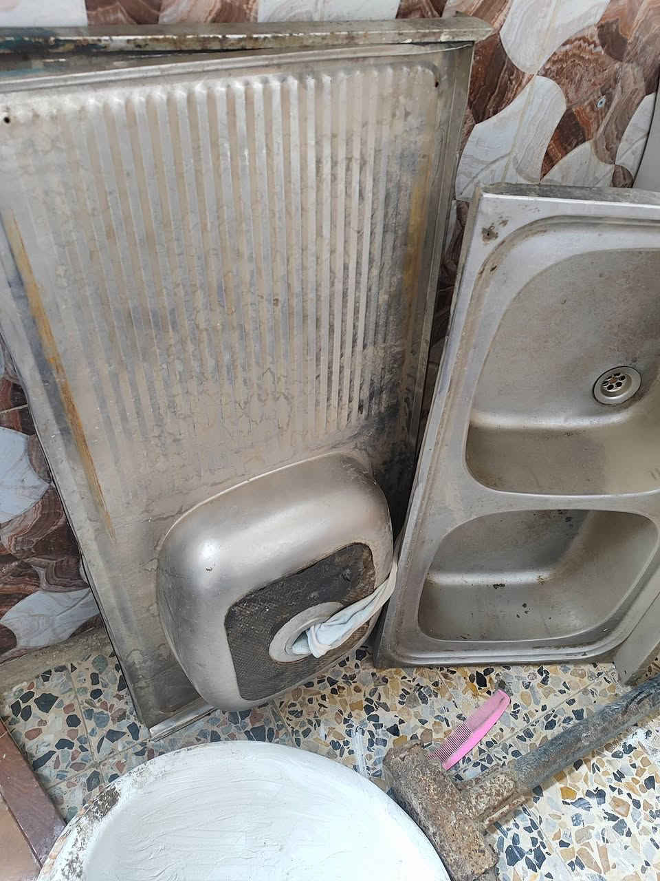 كاويات البيع وحدة پ٢٠.   تلفزيون پ٣٥ سنك واحد پ٨  ميز خشب تزكام پ٣٠ وبيهن مجال


**إذا كنت صاحب هذا الإعلان وتريد حذفه لأي سبب، رجاءا أرسل رسالة إلى الدعم الفني**