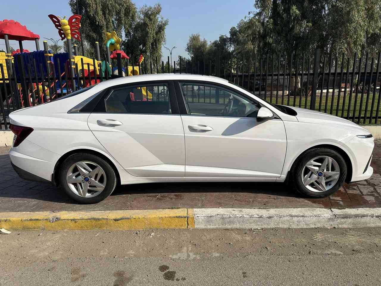 اكسنت 2024
ماشية 9000 الاف
خليجية 
محرك 1500 دبل نوزل
مكفولة من الحادث والصبغ
فقط حافة الدعامية صبغ
والسونار وكل تفاصيله داخل الصور
مواصفاته
1-شاشة كبيره
2-كاميره 
‏ABS-3
4-تحكمات ستيرن. 
5-شاحن ايفون 
6-تبريد قطعتين 
7-كروز سرعة
8-مثبت سرعة
9-حساسات خلفي
10-كاربلاي 
‏GBS-11
12-شاحن خلفي منفذين

السعر /145$ ورقة وبيه مجال

مكان السيارة 
بغداد - اليرموك
***********
