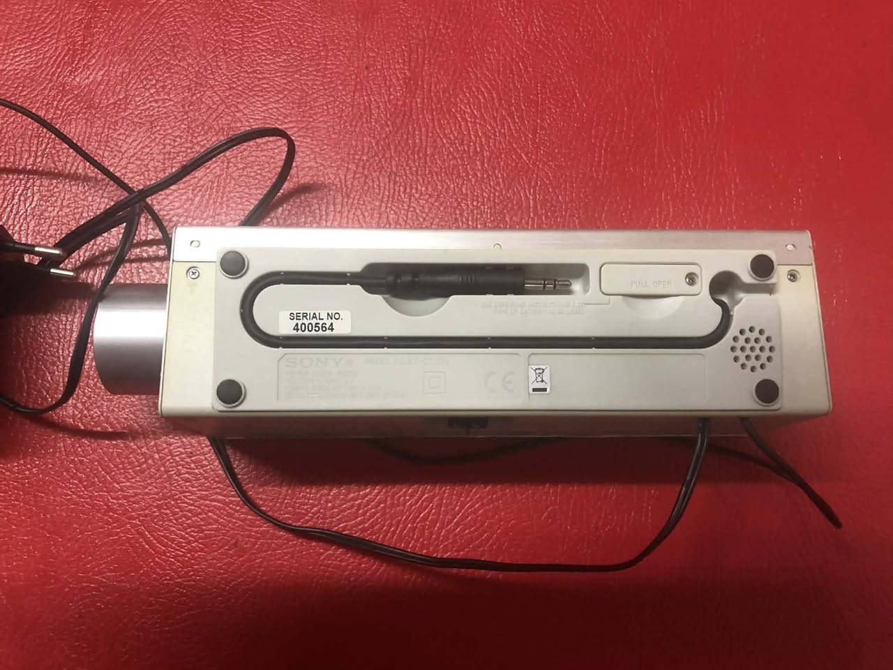 راديو سوني اصلي نظيف جداً مواصفات عديدة درجة حرارة الغرفة عدة انماط لموسيقى هادئة عرض ساعة الوقت بالليزر على الحائط او السقف او الارض محولة اصلية مدمجة بنفس الجهاز 
السعر ٣٥ الف


**إذا كنت صاحب هذا الإعلان وتريد حذفه لأي سبب، رجاءا أرسل رسالة إلى الدعم الفني**