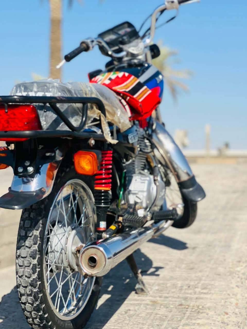 السلام عليكم دراجه للبيع شاصي 21امتياز وتعميره اصلي اوراق سعر 750وبيه مجال رقمي  ***********/خاص مفتوح
