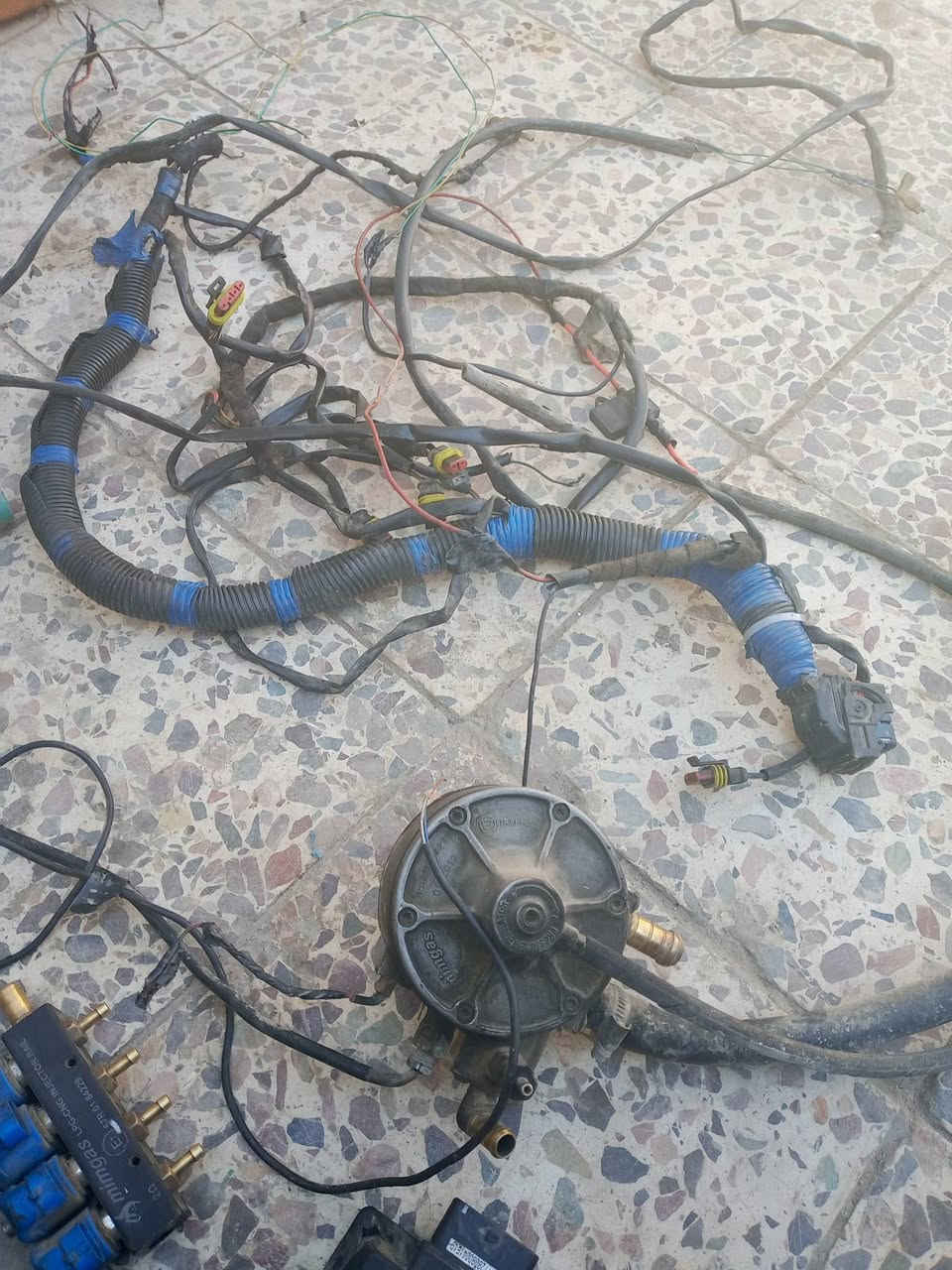 السلام عليكم منظومة غاز جديدة مشدودة على سيارة فتون للبيع للاستفسار الاتصال على الرقم التالي
‏‪***********‬‏
العنوان بغداد
