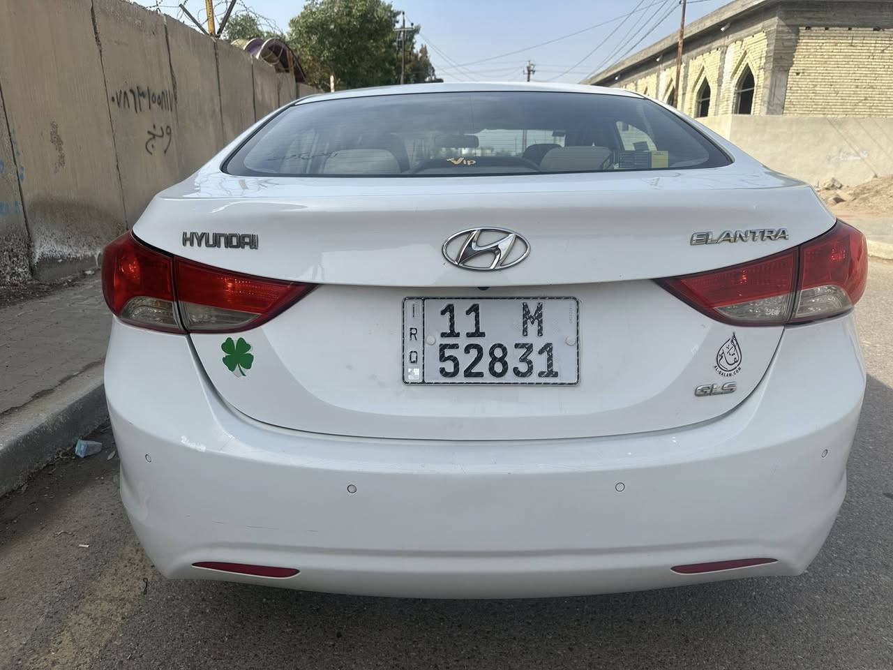 السلام عليكم ورحمة الله وبركاته 
النترا 12 خليجي محرك 1800 
رقم بغداد سعرها  108 مجال حك جيه قليل
موصفات 
فتحة سقف
تحكمات اربع جهات 
شاشة كامره دواره 
السياره تخم تاير صدر باتري جديد 
مابيها ملاحظات ولا بارد هواي 
مكاني بغداد المحمودية 
بيها صبغ جاملغ خلفي وباب عكس السايق 

***********
