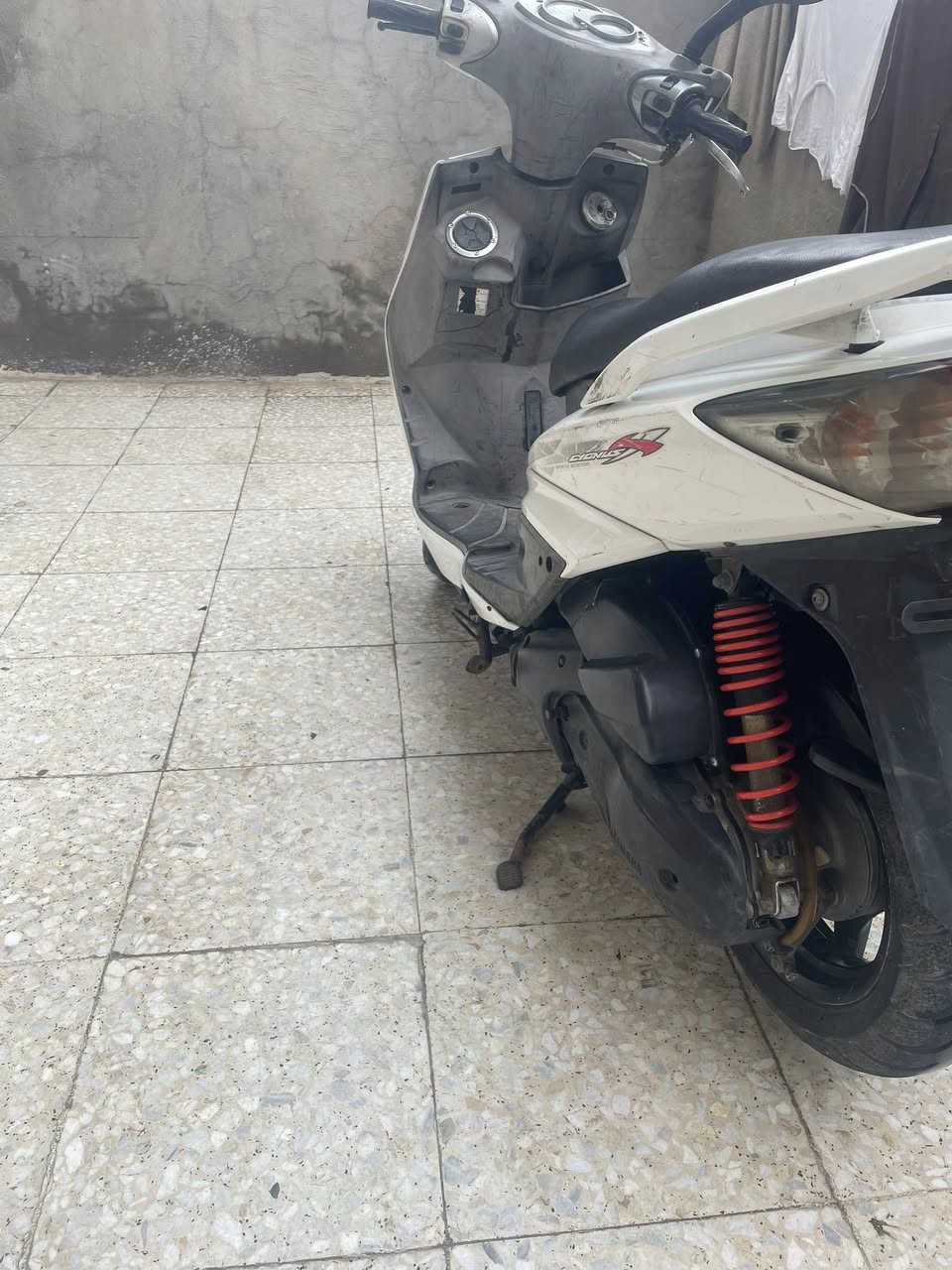 سلام عليكم لبيع دراجة سكنس فحل دراجة مابيهة أي نقص كاملة محرك خير منالله أوراق كاملة زوج تايرات جدد كفرات بلادية ختم واحد دراجة كاملة مكاني بلديات ضباط سعر 700 رقم تليفون ***********
