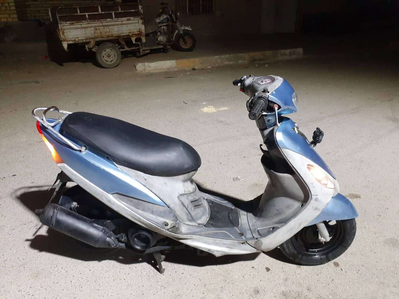 دراجه ماكس منغولي ياباني مفتوحه بس ولفات مكينه ناعمه شلعه ومعدل السعر 450 وبيها مجال  ***********
