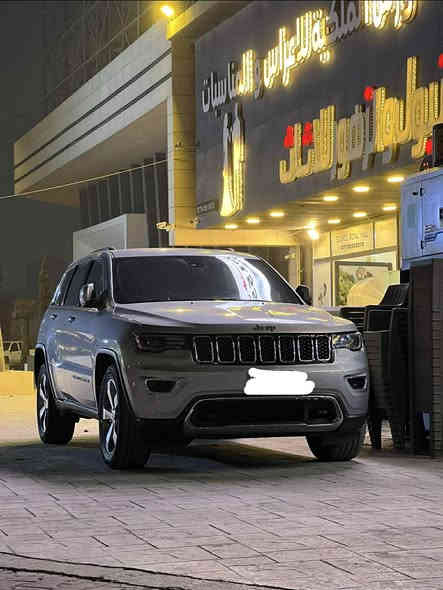 السلام عليكم جيب ٢٠١٩ اصل. ادوات كصة جنطة السيارة خليجية بالكارررررتوووون  ماشية ١٠٠ الف حقيقي  السيارة احلى من الصور  ومابيهه نقص برغي. نص مواصفات داخل. جلد اسود تشغيل عن بعد  لايت ليد اوتو ستوب بصمة  كير بالستيرن  تحكمات ستيرن فول.  متومه طبق الاصل مكانهه بغداد عارضهه ب ٩٥ مجالهه شي بسيط حك الجية ***********
