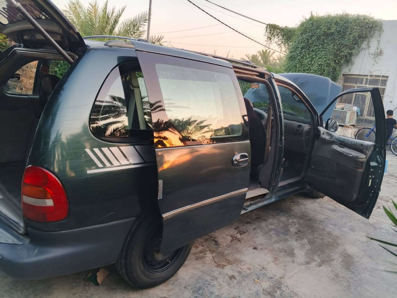 السلام عليكم بيع مستعجل دوج بلايزر موديل 2000رقم بغداد7راكب مكينه 3300المرغوب تحويل ثاني يو كهربايات كامله مكينه وكير حاويه تبريد شغال تخم تاير السياره كامله فقط سنويه نافذه ودجه مكينه الفوك تراي وين ميعجبك السعر 47وبيهه مجال بصيط المو شراي صلي علا محمد بدربك مكانه بابل الهاشميه ***********
