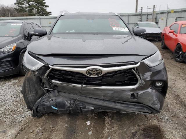 ‏ TOYOTA HIGHLANDER, XLE
تويوتا هايلاندر موديل2022 وارد امريكي. 
 رقم الشاصي والتقرير مرفق مع الصور. 
ماشية 70 الف 
محرك ستة سلندر بانزين
_بصمة
كشن منفصل VIP
_سلايد
_كشنات جلد 
_كشنات تدفئة امامي 
_كشنات كهرب جهتين 
_صندوك كهرب 
_رادار امامي 
_رادار بالمري 
_تبريد منفصل
_ثلاث قطع تبريد
_سبعة راكب 
‏_auto hold 
_ثلاث وضعيات قيادة 
_هندبريك بصمة
_كروز سرعة
_مثبت مسار 
كلير ٣ قطع من امريكا جاملغ وبابين يسار
السعر 225
مكان السيارة سامراء 
5TDGZRAH7NS538230


**إذا كنت صاحب هذا الإعلان وتريد حذفه لأي سبب، رجاءا أرسل رسالة إلى الدعم الفني**