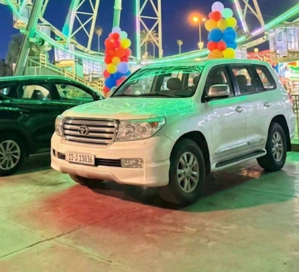 السلام عليكم لاند كروز ٢٠١٠
السيارة ماشية ٨٦ ألف حقيقي كير مكيينة كفالة من الفتح 
بيها بارد كد اصبعين بلجاملغ الأمامي وبيها رصعتين بلبنيد السيارة مكفولة من الصبغ والتبديل 
السيارة مواصفاتها معروفة مكانها بغداد 
***********
