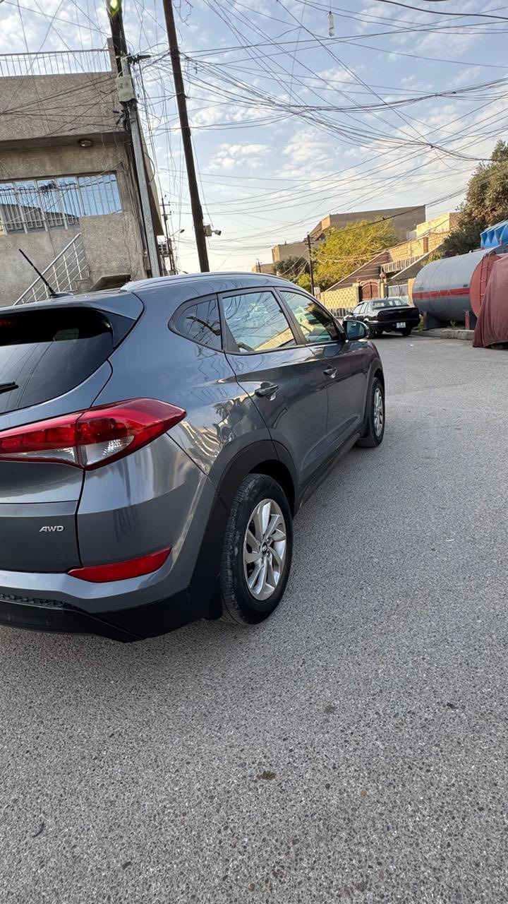 السلام عليكم
توسان مديل 2016
وارد امريكي حادثها جاملغ الايمن ومبدل نفس الون 

ماشيه /89mi

المكينه 2000GDi

المواصفات 
فور ويل 
مانع انزلاق 
سايد بريك رجل 
تحكمات ستيرن
مود درايف (انظمه قياده)
شاشه +كامره دواره 
كشن سائق كهربائي 
لايت خمس عدسات
لد نهاري
رقم بغداد 
سياره حداديه وصدر جديد 
تبريد ثلج
🛑 السعر 144 ورقه 
الاتصال ***********
