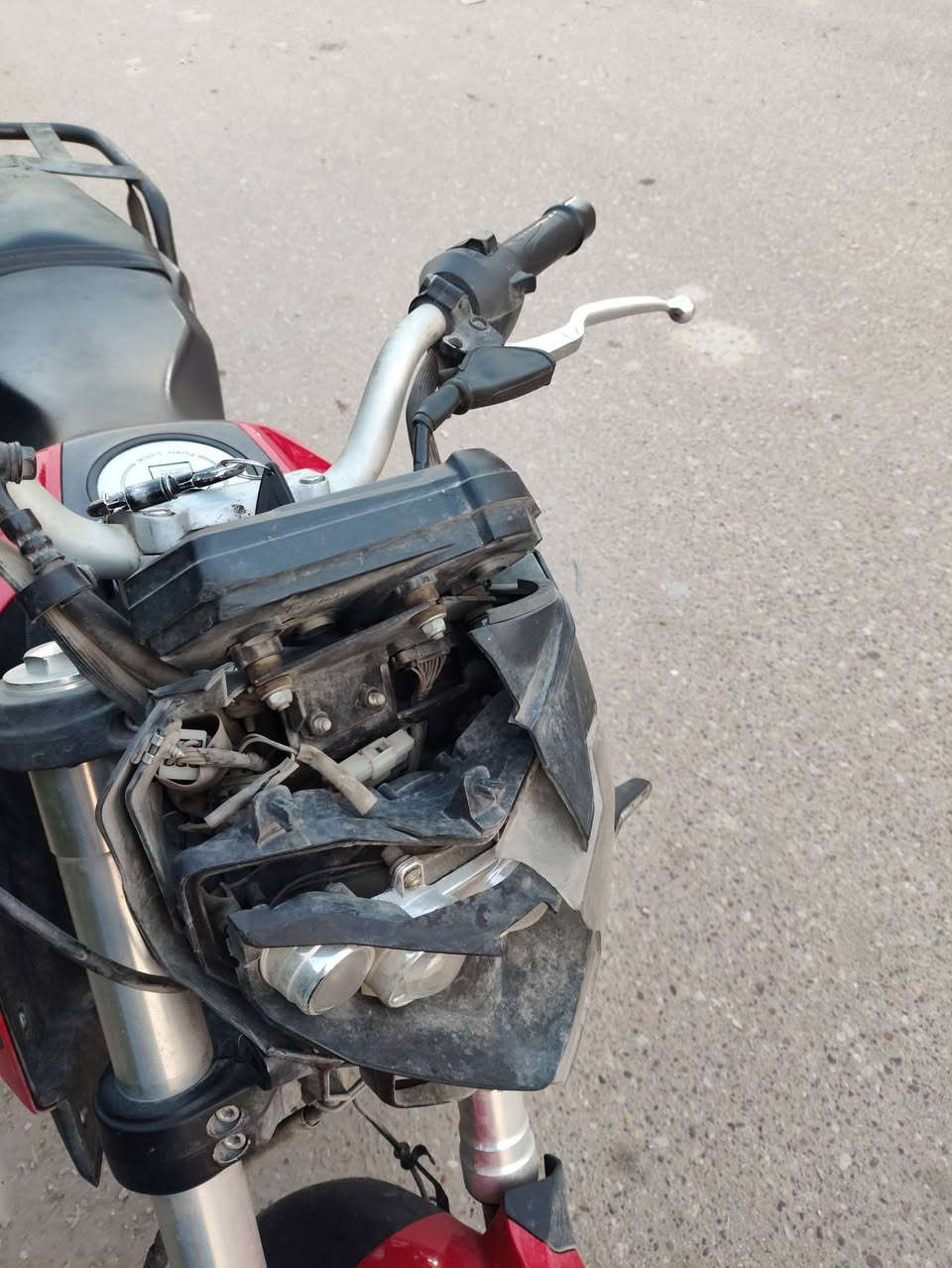 بنلي 135 
ايطالي وليس صيني 2023
دشبول ولايت شغالات ما بيهن شي 
مكفولة گير ومكينة وشاصي 
دهن كلة xado وتبديل كل 1700 كيلو 
مبدل كوبلن وزنجيل ودشالي خلفي امامي جدد 
ماشية 25 الف 
مرقمة وبأسم الشركه شوكت ما يعجبك حول 
الدراجه ما شايفة الدلفري استعمال شخصي 
للبيع مليونين و100 وبيها مجال او مراوس ويا ستيد مرقم 
المكان بغداد 
واتساب ***********
