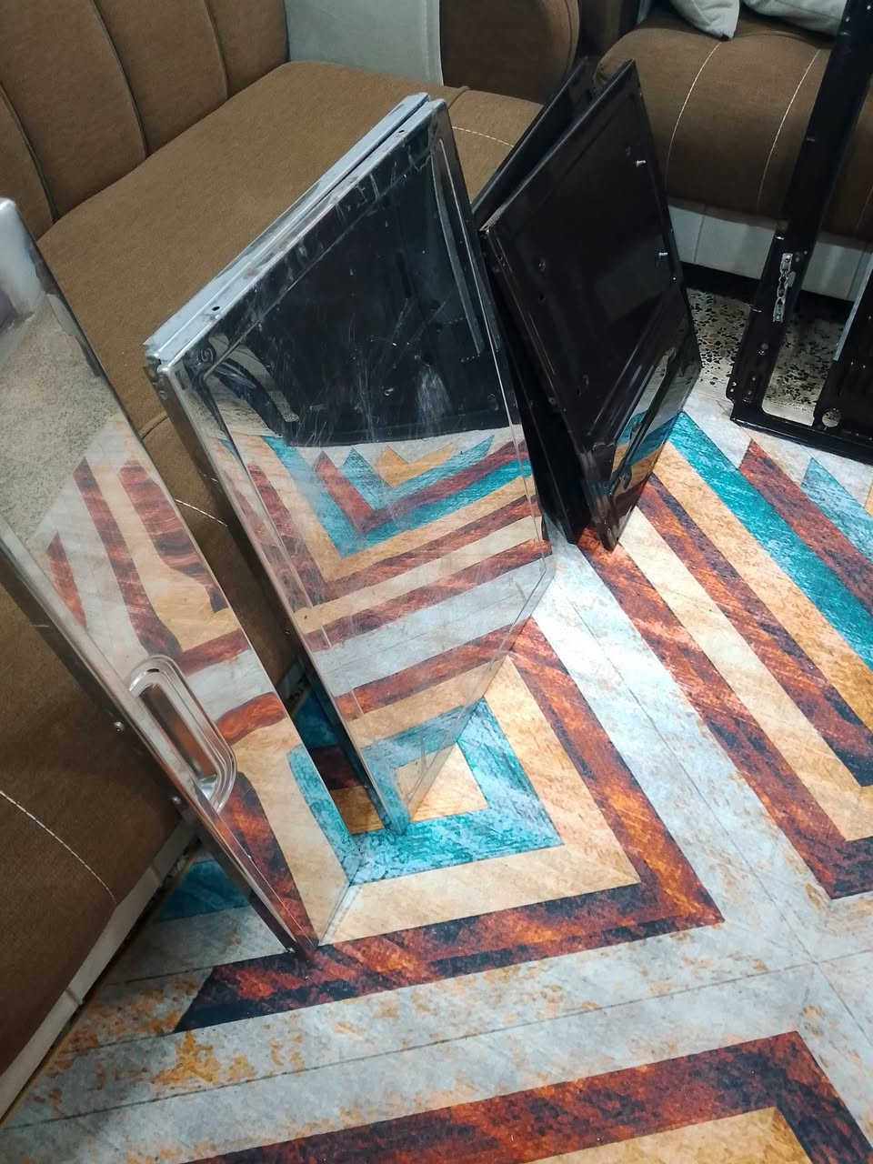 تم تجديد طباخ كريازي وصيانة بل كامل فديوات تبين مراحل ما قبل العمل وبعده .....عندك عطل بل طباخ اتصل وات ساب ونجيك للبيت صيانة موقعية لا تتعب وتودي وجيب المكان ابو دشير *********** وات ساب ابو مرتضى
