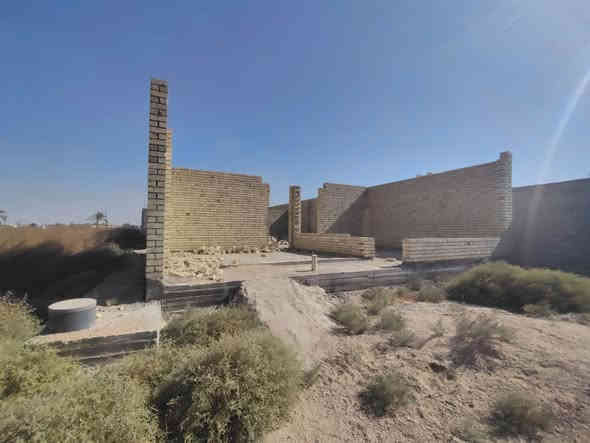 ارض مساحتها 1875 متر (ثلاث ارباع الدونم)   واجهة 36ونص بيها بيت هيكل كما موضح في الفديو  ٫ خلف مجمع اسد بابل ( قرب عگرگوف))
الارض جنسها سند 25 
للبيع او مراوس 
***********
