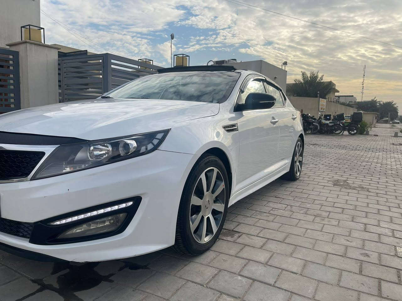 السلام عليكم
للبيع كيا اوبتمه 12خليجي 2400 كفاله
دبل اكزوز 
فول واحد عله واحد 
بصمه تشغيل +بصمه ابواب 
بنراما
مري شفط 
اشاير ترحيب بل مري 
تحديد مسار 
مثبت سرعه 
مانع التزحلق 
ساعه دشبول رياضي 
شاشه اندرويد 
شفتات استيران 
كشن ترحيب 
لد ترحيب عند القتراب
كشاف زنون
لد امامي +خلفي 
ويل كروم+تخم تاير جديد 
مكينه مفتوحه
حداديه خير من الله 
مع ادامه جديده من ابلكات من بخاخات من مجاول من فيت بم
داخل بيجي كرتون+تلبسيه جديده 
رقم سليمانيه انكليزي شرط المداور
السعر ١٣٦ بيه مجال 
مراوس اب سبورتج ١٤ او ١٥ خليجي 
خاص مغلق وتساب متوفر 
 ***********
 بابل/القاسم
