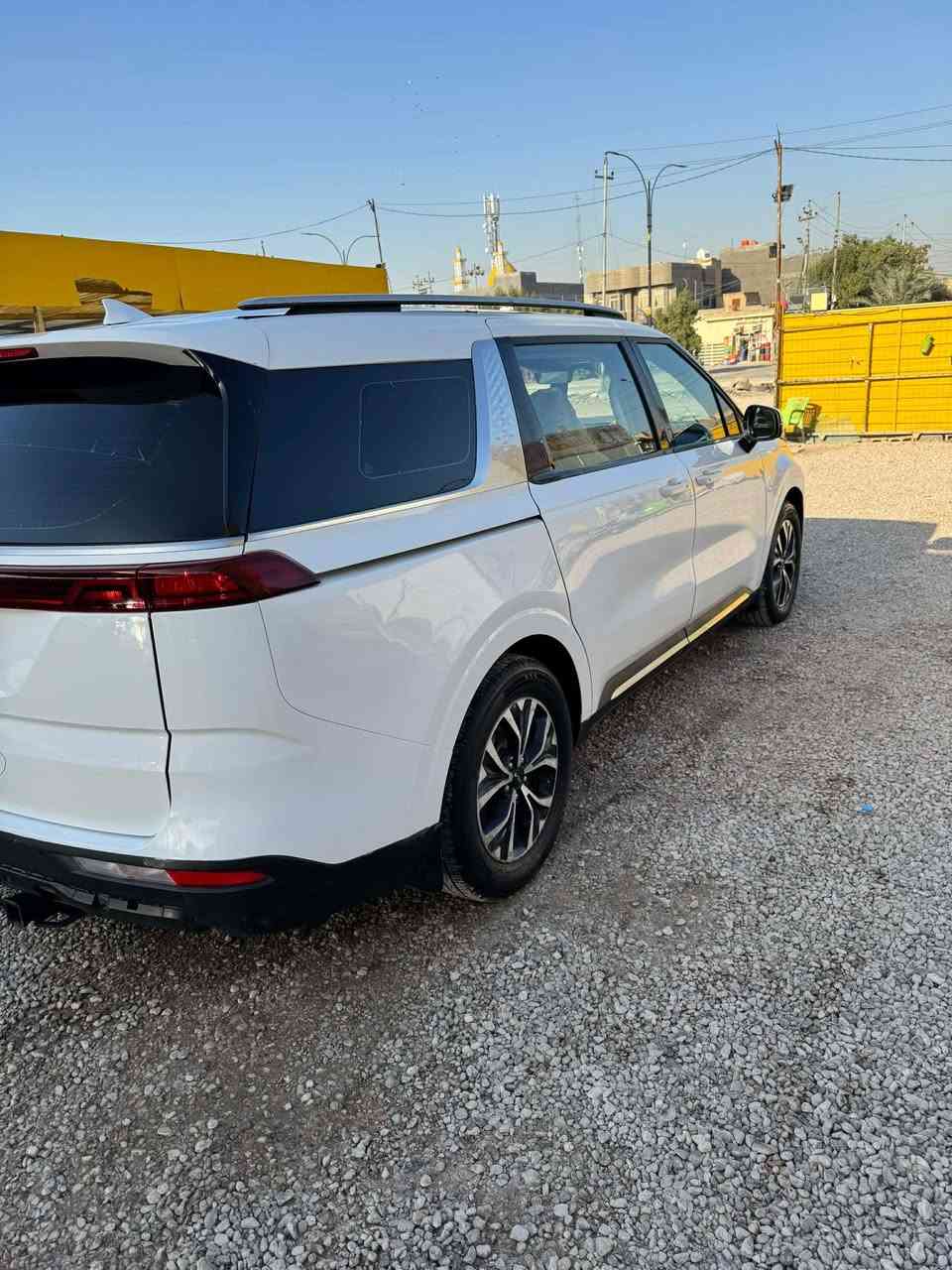 السلام عليكم كرنفال خليجي خط واحد بانزين اصل موديل 23  رقم اجره قادسيه خط كربلاء سماوه البارحه رقمة ممشتقله خط 
مواصفات شاشه كامره حساس بصمه اربع ابواب بصمه ترحيب مري قلاب 7راكب
ترهم مراوس 
استفسار ***********
السعر 230 مكان السماوه
