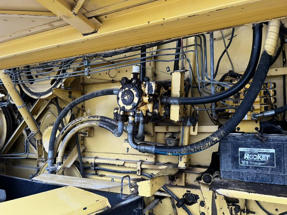 للبيع حاصدة موديل 2000 هيدرو 5 بلم تك درام مكينة بم ونوزل رقم واسط مكفولة من الطك والحيم والفطر المكان واسط العزيزية ***********
