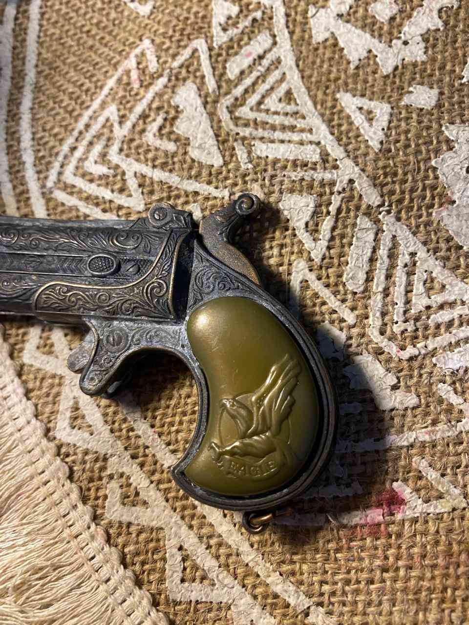 قطع

Vintage Black Powder Pistol Replica
نسخة ديكورية لمسدس بارود قديم 
بسعر 120 الف


**إذا كنت صاحب هذا الإعلان وتريد حذفه لأي سبب، رجاءا أرسل رسالة إلى الدعم الفني**