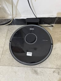 روبوت من شركة روبو عراق جهاز نيضف يمسح ويكنس ويشتغل من الموبايل حته ون...