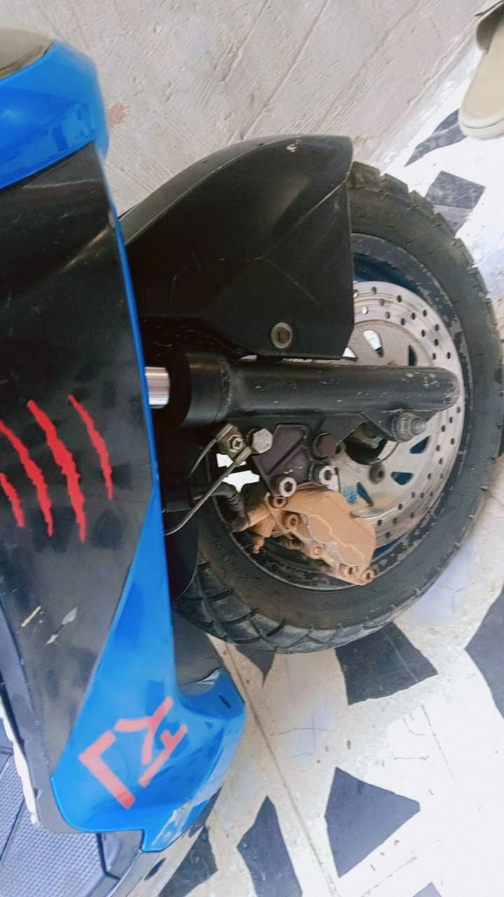 سلام عليكم دراجه للبيع مكاني بغداد السعر 425 وبيه مجال حك الجيه ***********
