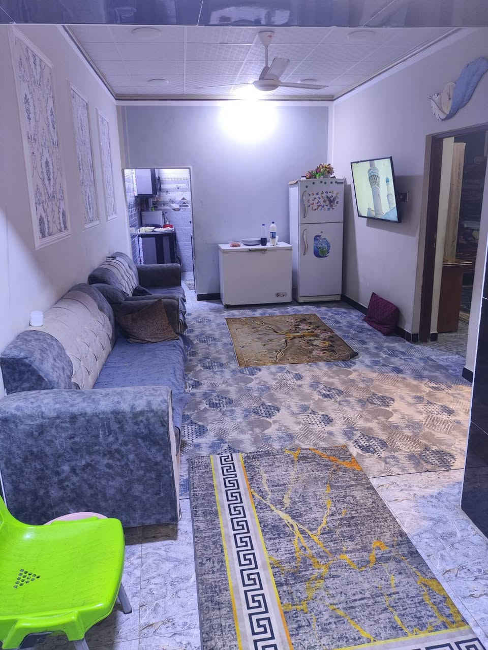 ياالله سلام عليكم بيت البيع ماخذ ه على مبادره مساحه ١٢٠ متر خلفي  عنون قرب مسقف صلاه الجمعه بيت طابقين عدد غرف ٢ صاله عدد ٢ حمام عدد ٢ ستقبال     انتصل على رقم واتساب ***********
