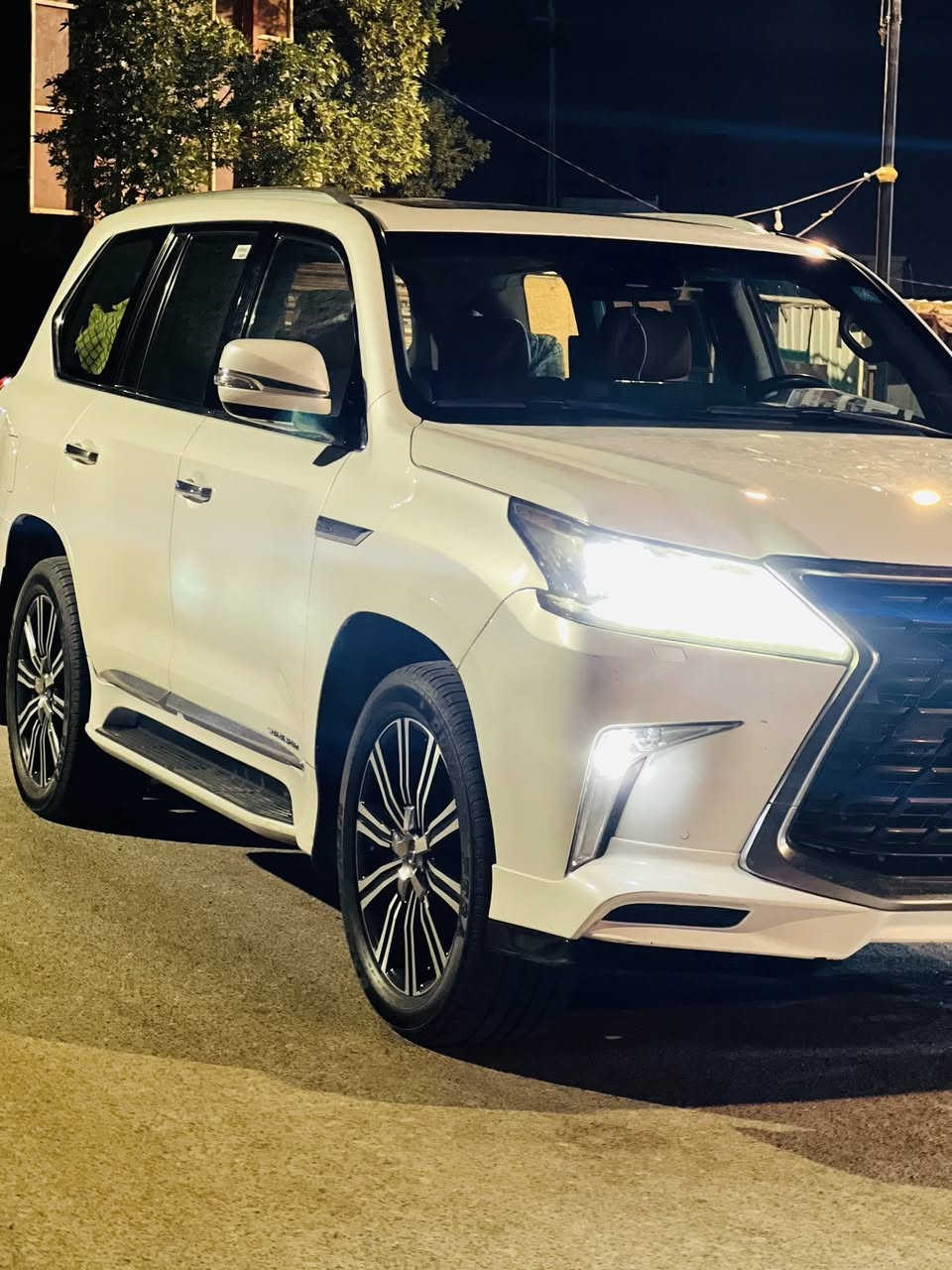 سلام عليكم اخوان الكرز للبيع موديل 20 رقم بصره إنكليزي سياره جديده ماشيه 80 موصفات فول اخوان معلومات السياره بسونار فقط بس البنيد  مصبوق  سياره جديده بمعنى  الكلمه العنوان البصره قضاء الهوير ***********
