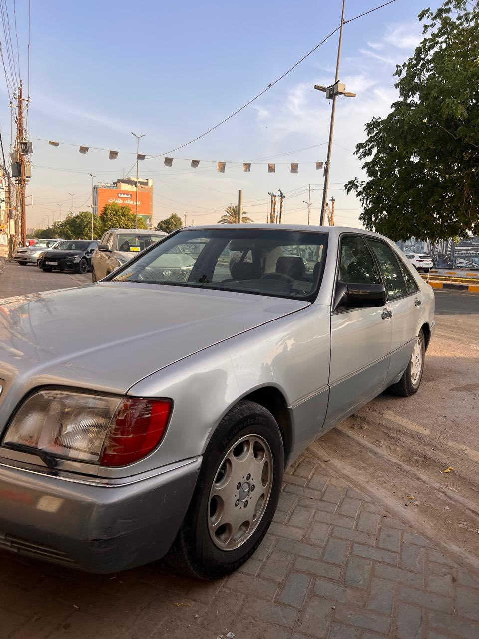 مرسيدس شبح ١٩٩٢ لون رصاصي محرك تابوت كير دي فور  تخم تاير جديد صدر امامي خلفي جديد السعر ٦٥٠٠ دولار بيع فقط الرقم ***********
