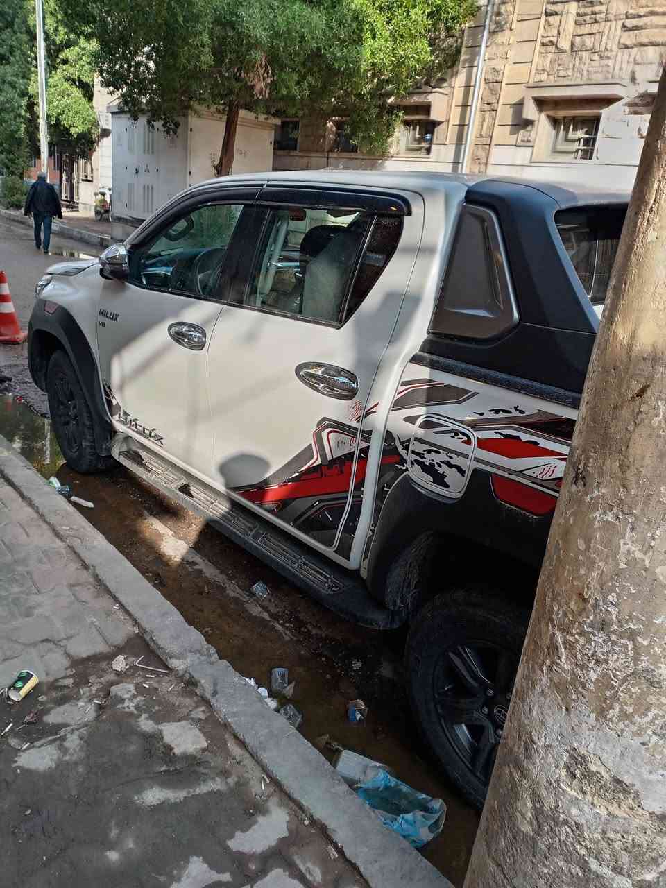 سلام عليكم سياره للبيع تي آر تي فورويل مال جناي موديل ٢٤ اللون صدفي السياره مابيه غير هاي بالصوره ماطور ت ***********
