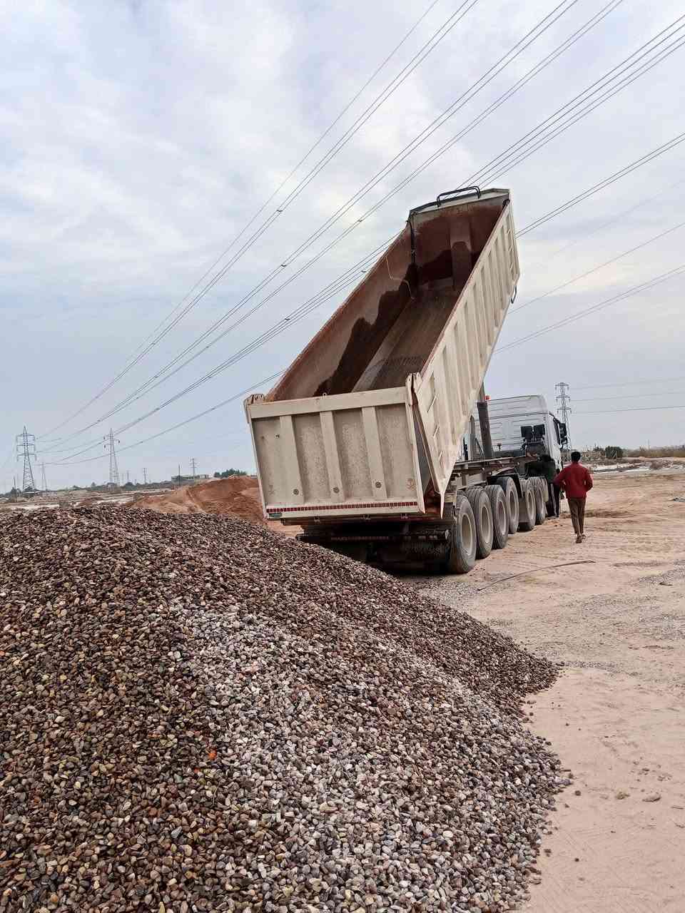 يا الله السلام عليكم توفر لدينا مواد بناء درجه اولى حمل فول باسعار مناسبه كانت الرمل ب 30 وكنتر الحصو 45 وطني سميت وتك الرمل 140 وتك الحصو 170 انواع المواد موجوده واكو توصيل اهلا وسهلا المكان رفاعي/***********
