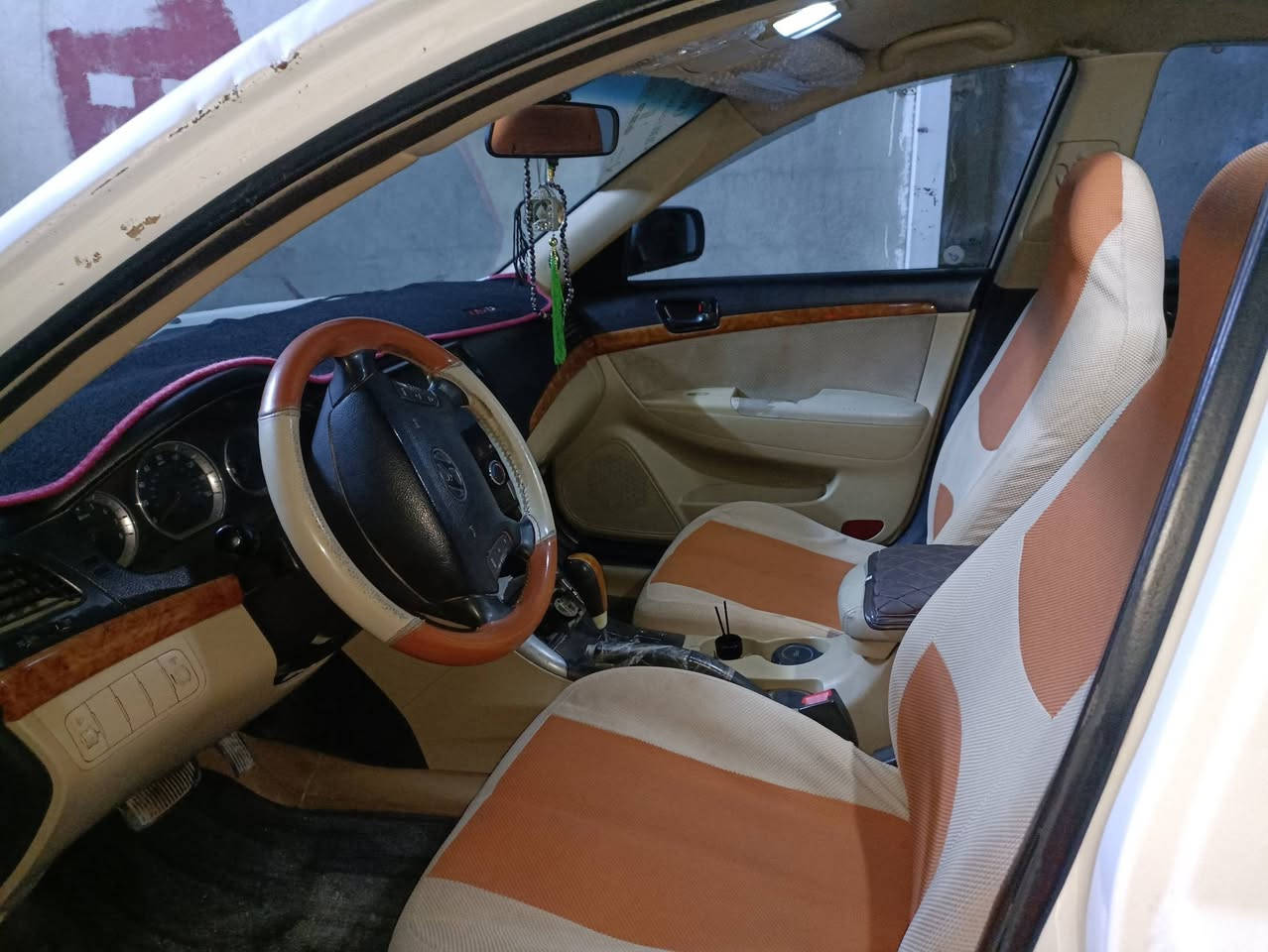 سلام عليكم سوناتا مديل 2010 خليجي محرك 2400 اربع حساسات سياره جاهزه حداديه جديده  بيهه صبغات بصيطه مكان ديوانيه قضاء غماس السعر 125وبيهه مجال ***********
