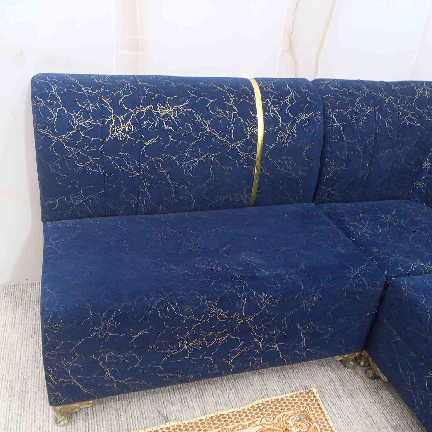 ديوان 10 مقاعد سعر 175 الف عنوان النجف كوفه
***********. واتسب متوفر بلرقم.
