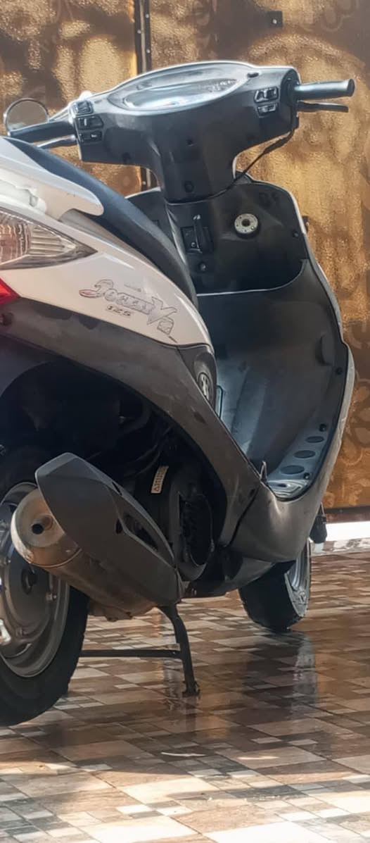 سلام عليكم دراجه كامكو للبيع مكلف بل نشر موديل 2011 دراجه مجفته قبل شهر دراجه خير من الله شلعه ومعدل تجي تفحص بل يرضه الله ب500وبيهه مجال قليل الستفسار الاتصال عل رقم *********** مامتواجد خاص
