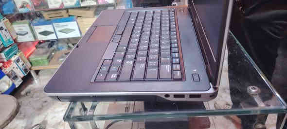 Dell latitude E 6440
بنظافة ممتازه 

استخدام اللابتوب
مناسب جدًا للطلاب والموظفين للدراسة، التصفح، تطبيقات وورد وإكسل، وإنجاز الأعمال اليومية بسرعة وثبات.

المواصفات

الموديل: DELL Latitude E6440
المعالج: Intel Core i5 الجيل الرابع فئة M
الذاكرة: 8GB DDR3
التخزين: 256GB SSD سريع
اللون: سلفر

فحص كامل قبل الاستلام والدفع 
بالاضافه لضمان 7 ايام ضد اي خلل مصنعي 

توصيل متوفر.

السعر
السعر السابق: 180,000
السعر الحالي: 160,000

واتساب: 
***********
