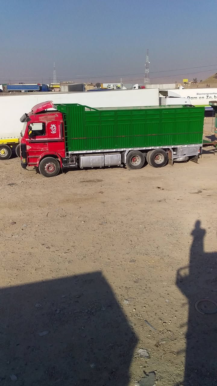 سياره للبيع سكانيا موديل 93 محرك 143 شرط محرك كير تريك بصره طخم تاير رقم نينوى ألماني حصه كاز موصل بيها سنكل جوبلس باقي التفاصيل على الرقم *********** ،، السعر ،،250 بيها مجال ،،مكلف بلا النشر
