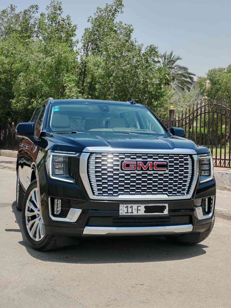 يوكن دينالي VIP للبيع
الوحش الامريكي 

• الموديل : 2022 √
• الوارد : خليجي √
• الممشى : 64 الف كيلو √
• الرقم : بغداد F √
• السنوية : باسمي الشخصي √
• داخل ضمان شركة المنصور √

• السيارة مغلفة حماية وخالية من اي اضرار وشخوط بالصبغ √

المواصفات:
معروفة مواصفات الدينالي
فتحة بنوراما، دواسه كهربائية، تبريد وتدفئة كشنات، حساسات وكاميرات 360°، الخ. √

اضرارها: 
- رصعة خفيفة بالجاملغ الخلفي جهة السايق دون ضرر الصبغ وبوجود الحماية كما موضح بالصورة
- ضربة بالدعامية الخلفية من جهة السايق الضربة بحجم شبر الضربة (فقط بالدعامية) كما موضح بالصور
- المحرك مبدل بالوكالة بمحرك جديد 2025 بضمن الضمان
- السيارة دبل كود
- والباقي كله كفالة عامة √

السعر [ 51 الف ] وبيها مجال 
مكانها بغداد، للتواصل:
*********** 
موجود واتساب ايضا
