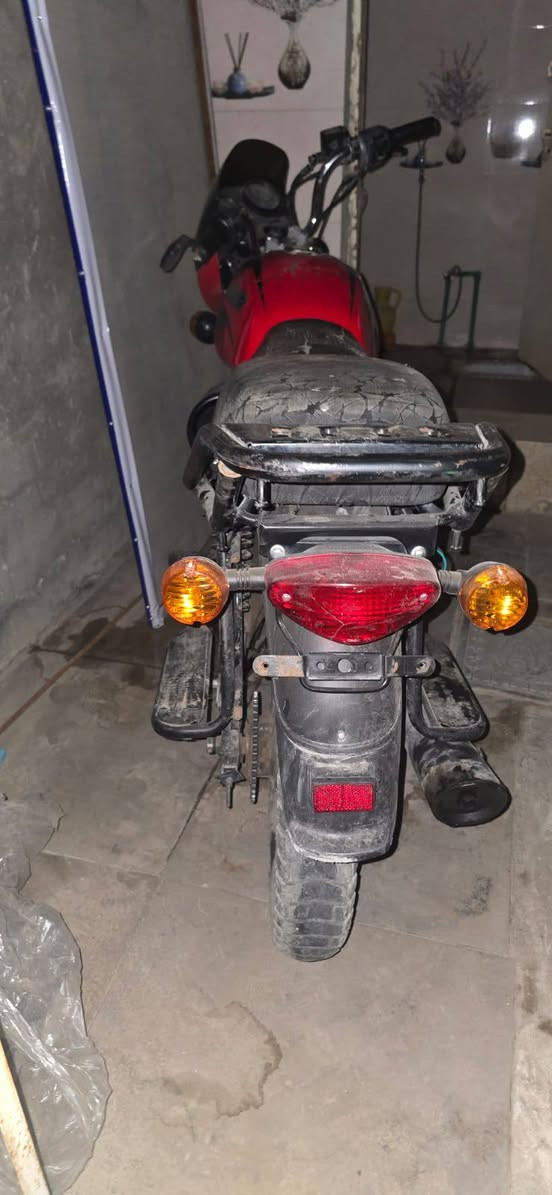 سلام عليكم دراجة بوكسر 2023 دراجة متروكة للبيع مكلف للنشر رقم
***********
