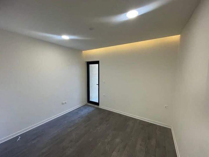 للايجار مجمع الروان السكني
ط9     عدد الغرف 3 نوم 3 حمام 
  زيرو غير مسكونة 
   
  مطبخ كامل + سبالت .

***********
