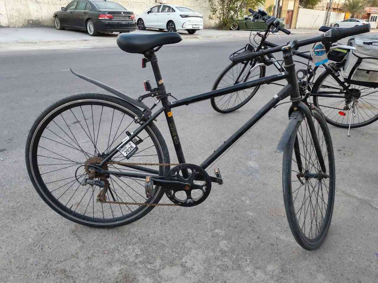 السلام عليكم كابتن علق تم ويوصلك سعر دراجه c700🚴🏻🚴🏻  باله اوربي ✨اي نقص مابيها دراجه كامله  الون اسود.  📍عنوانه كرادة مجمع مشن ***********
