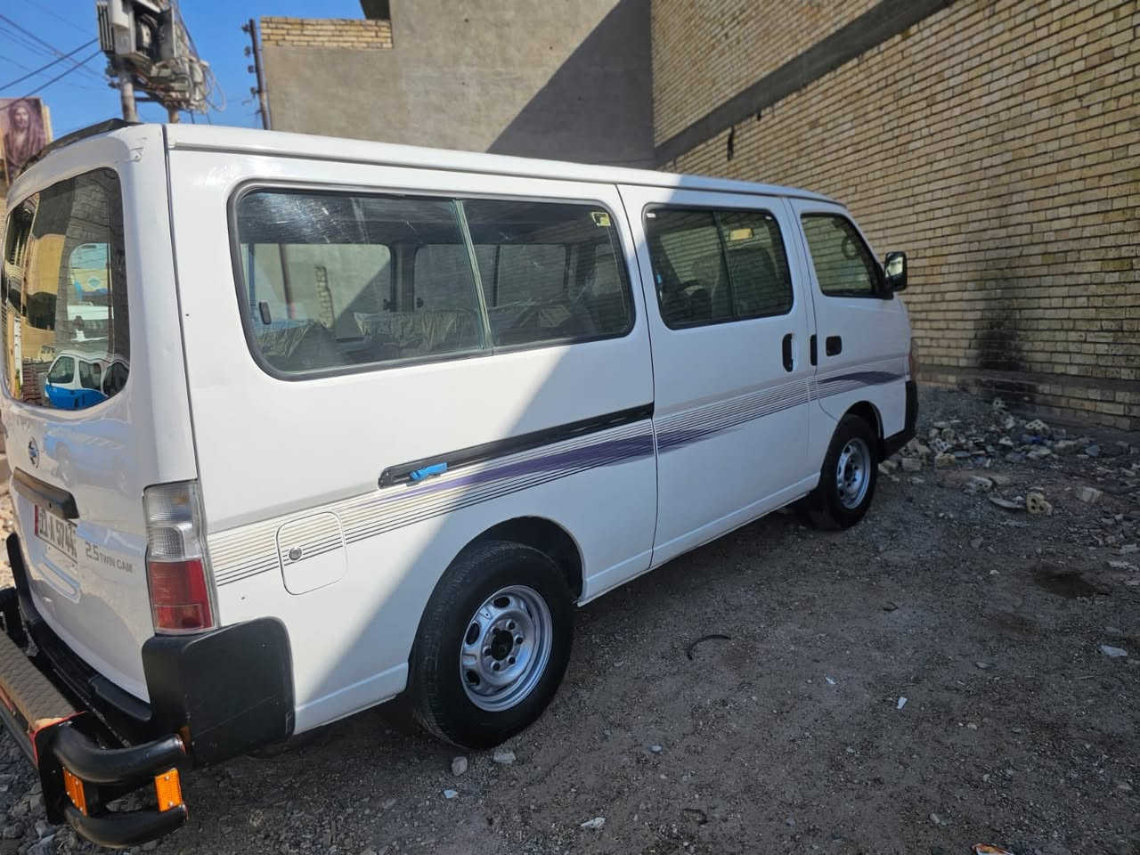 السلام عليكم نيسان 2010 سياره نضيفه ميكانيك كله جديد مكينه لاتنقيص ولا تبخير مدوشمه السياره درع خلفي رقم بغداد انكليزي بسمي مكاني السياره بغداد لاستفسار اتصال *********** وشوف الفيديو وخابرني
