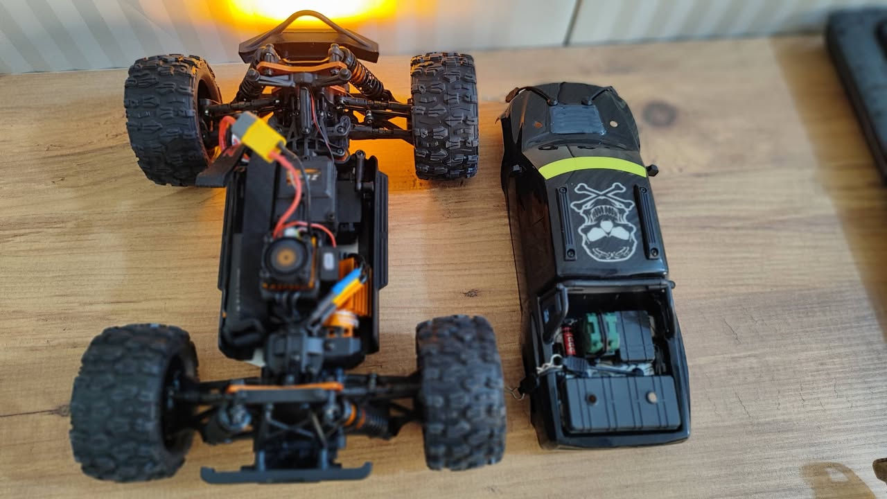 ! السلام عليكم !
ZD Racing , MT16 
محرك برشلس سرعة 90KM كيلو متر 
بطارية 3S، دبلات زيتية 
السيارة جديدة لوك شركة كاملة ملحقات تفاصيل اكثر خاص .


**إذا كنت صاحب هذا الإعلان وتريد حذفه لأي سبب، رجاءا أرسل رسالة إلى الدعم الفني**
