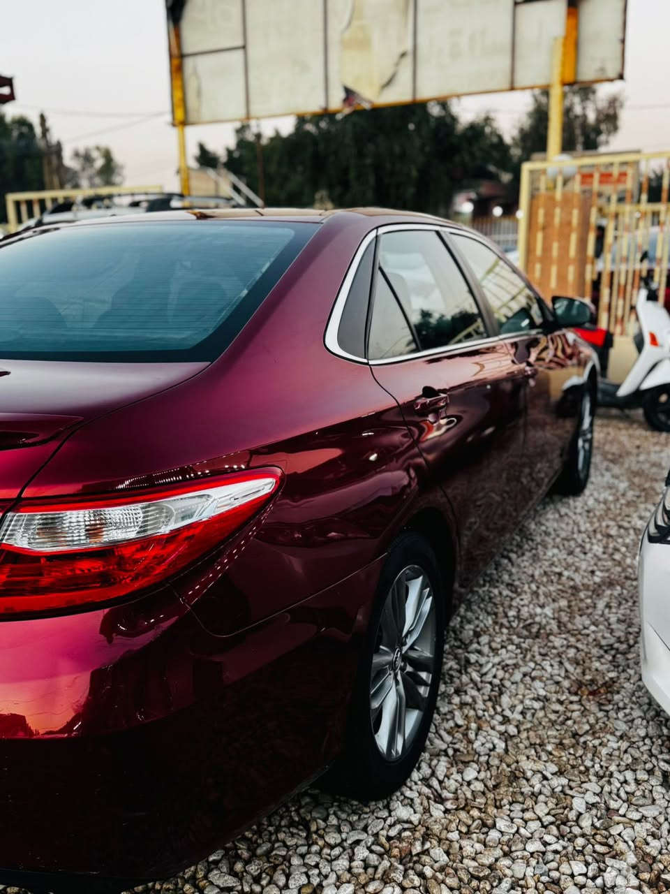 السلام عليكم من رخصه الادمن
كامري 2016 
ماشيه 96
حادثها بدون اي تبديل بنيد مصبوغ وباب السايق صبغ 
مواصفات SE 
رقم اربيل ب اسمي 
مواصفاتها معروفه 
مكينه 2500 
كشن كهرباء 
شاشه 
كامره 
مكانها كربلاء 
السعر ١٤٨ وبيها مجال 
***********
