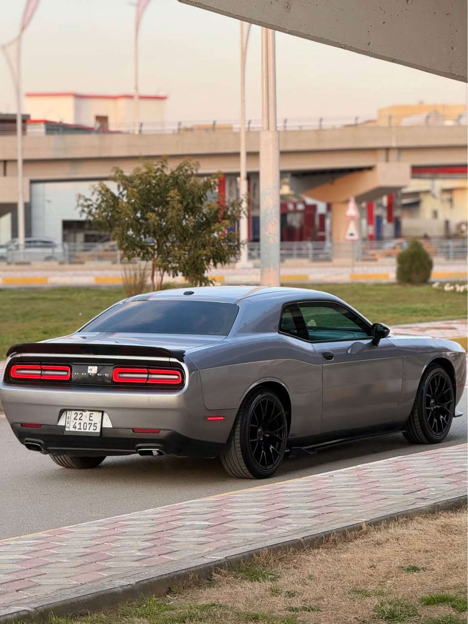 سلام عليكم 
للبيع جالنجر SXT
موديل 2016
لون سلفر 
ماشيه 156ميل 
رقم اربيل جديد سنويه جديد 
شرط تحويل ولغرامات 
حجم محرك 3600سته سلندر 
گير محرك اكسل كلى ابشرط 
تخم امامي خلفي تايرات كلى جديد
ضرر سياره بونيد جاملخ باب سكن صبغ يعني ٣قطع صبغ
ابشرط بدون شاصي فقط بطانه صبغ 
  او بيها حالوب خفيف 
سعر سياره 135اوبيها مجال
مكان سياره كركوك 
رقم الهاتف *********** كركوك, العراق
