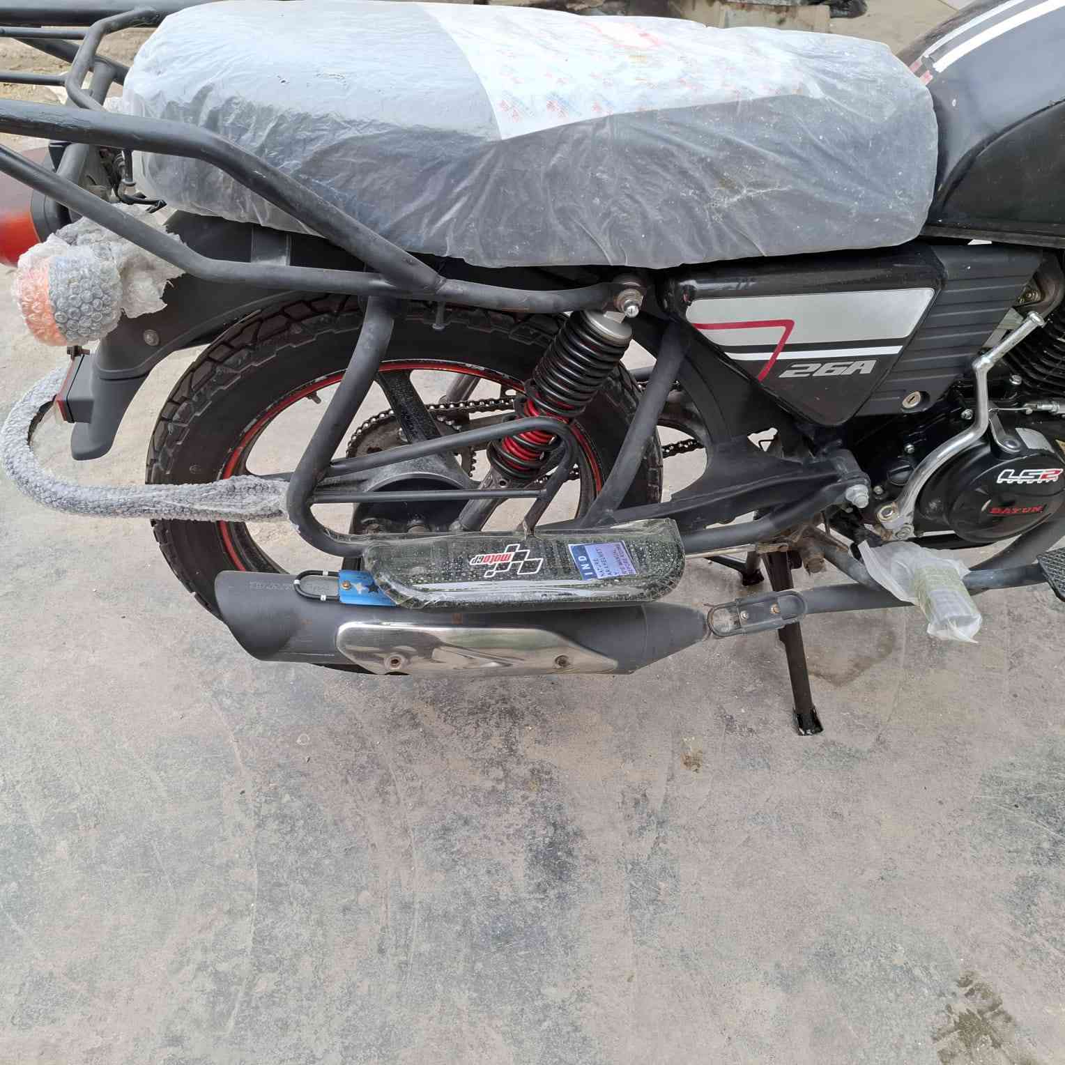 دراجه دايون أوراق أصولية باسمي موديل 21 طالعه بل 22 محرك 200كتابة حمرة دراجة جديدة حيل ومحد يطلع بيها مجودرة ومضمونة شوفة عينك هسه شلت الجادر وصورتها صورها هسه جديده بمعنى الكلمة وشرط أوراق أصولية كاملة من حسين سعرها مليون 250 وبيه مجال بسيط مكاني كربلاء شراي اتصل خاص ما اجاوب ***********
