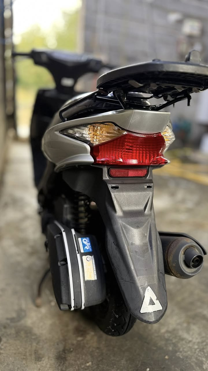 السلام عليكم للبيع ادرس حديث صارله شهر من نازله من الرمبه كفالة عامة شراي تفضل هاتف***********
