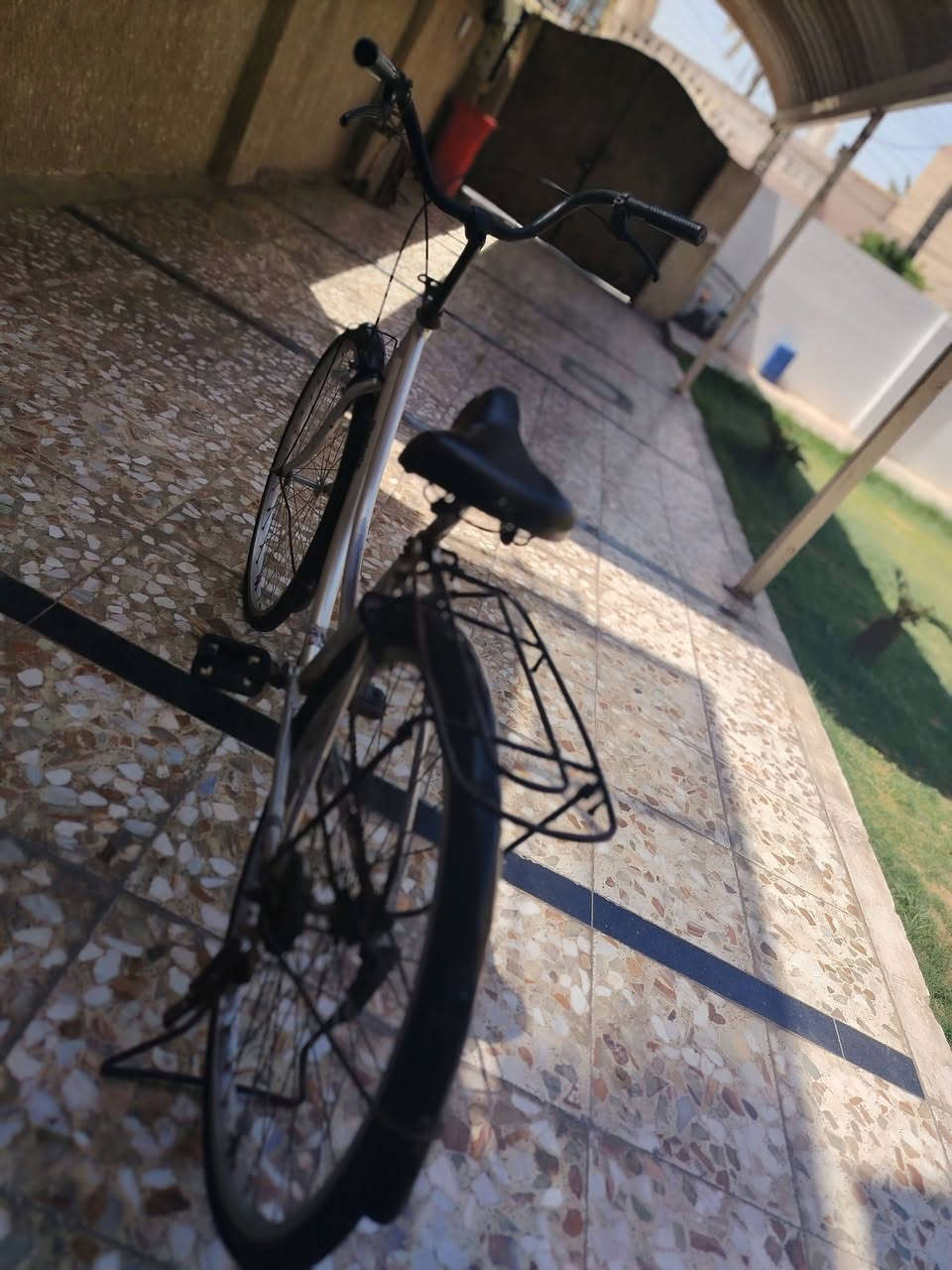 السلا عليكم بايسكل بطة 26 بي شخوط قليل بايسكل مستعمل اني خذيتة جديد  ,*********** واتساب فقط السعر 115وبي مجال بسيط
