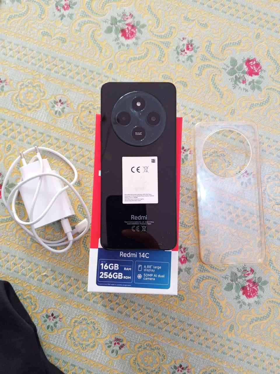 جهاز للبيع ذاكرته256 والعشوايه16 جهاز جديد سعر150وبيه مجال
‏‪***********‬‏
