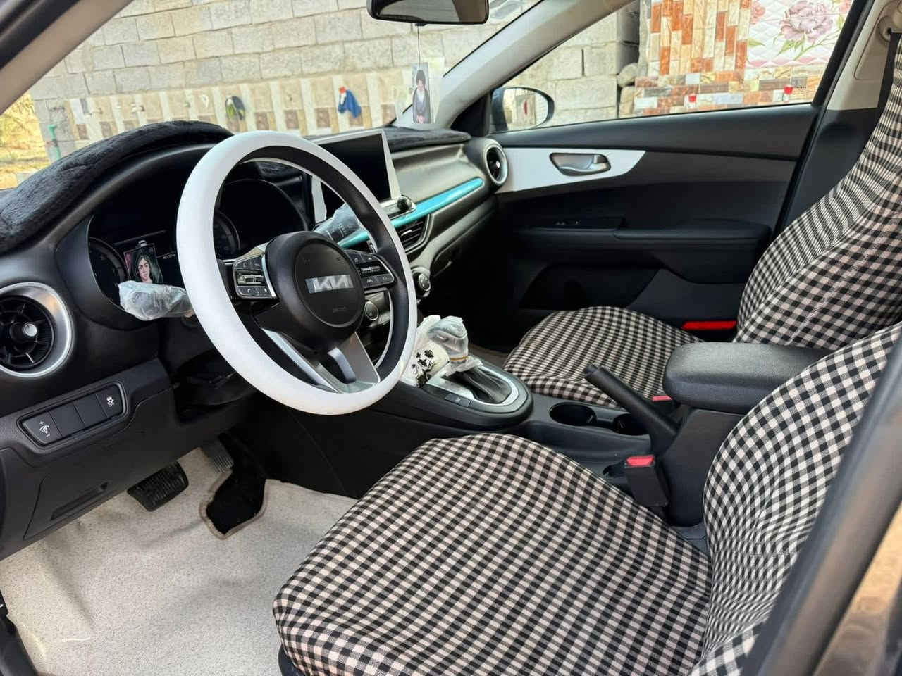 كي فورتي ٢٤ مكفوله من الصبغ ول تبديل
سوناره  موجود بل صور
ماشيه40
قياده ذاتيه
مثبت سرعه
تحديد مسار 
مانع اسطدام

رقم مثنى حره بسمي مداور ثاني يوم 
سعر ١٦٥بيه مجال  ***********
