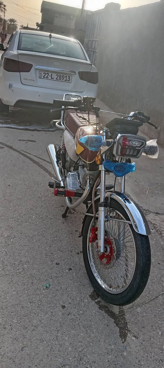 سلام عليك دراجة تايكر ٢٤ دراجة خير من الله تايرات جدد شاشة شغالة كلشي شغال مكان قرب صيطرت لغالبية السعر 700 وبي مجال ***********
