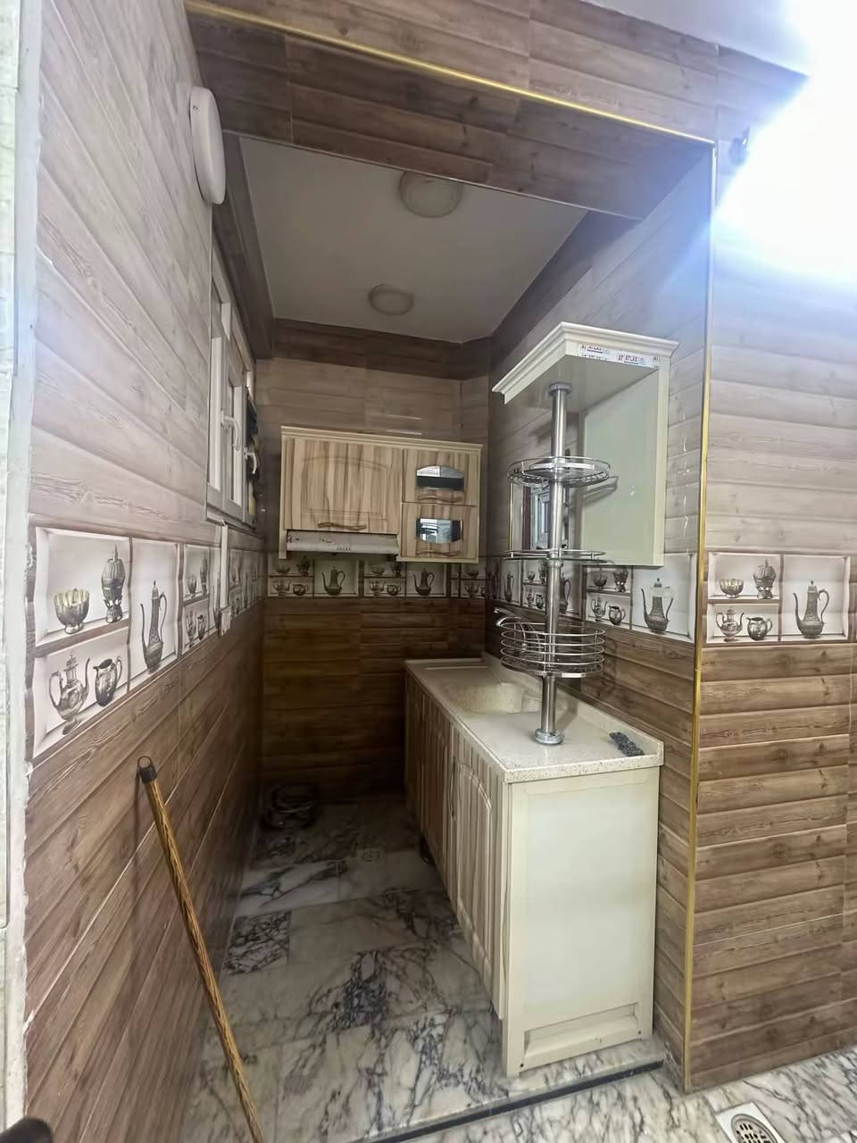 سلام عليكم
للبيع دار حديث فارغ غير مسكون سنة البناء 2020
المساحة 64 
الواجه 4 
النزال 16 
موقع العقار في القاهره الصناعه
 قرب نادي الطلبه ضمن شارع عريض 
يحتوي على 4غرف نوم واحده منها في الطابق الأرضي 
و صاله و مطبخ و خدمات 
للاستفسار اكثر الاتصال على *********** 
او زيارة مكتب الرحمه للعقار شارع فلسطين قرب مصرف الرافدين
