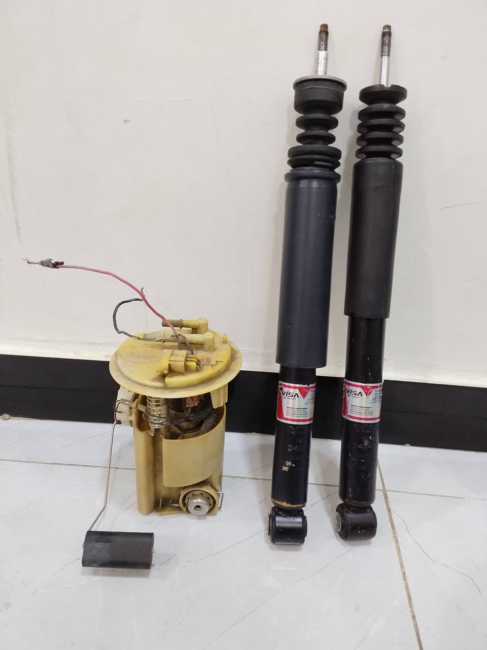 رينو لوكان دبلات خلفيه ع فحص اصليات عبوه والفيت بم شغاله تاير اسبير نظيف حجم 195/65/15 سعرهن 50 الف كلهم مكاني بغداد ***********
