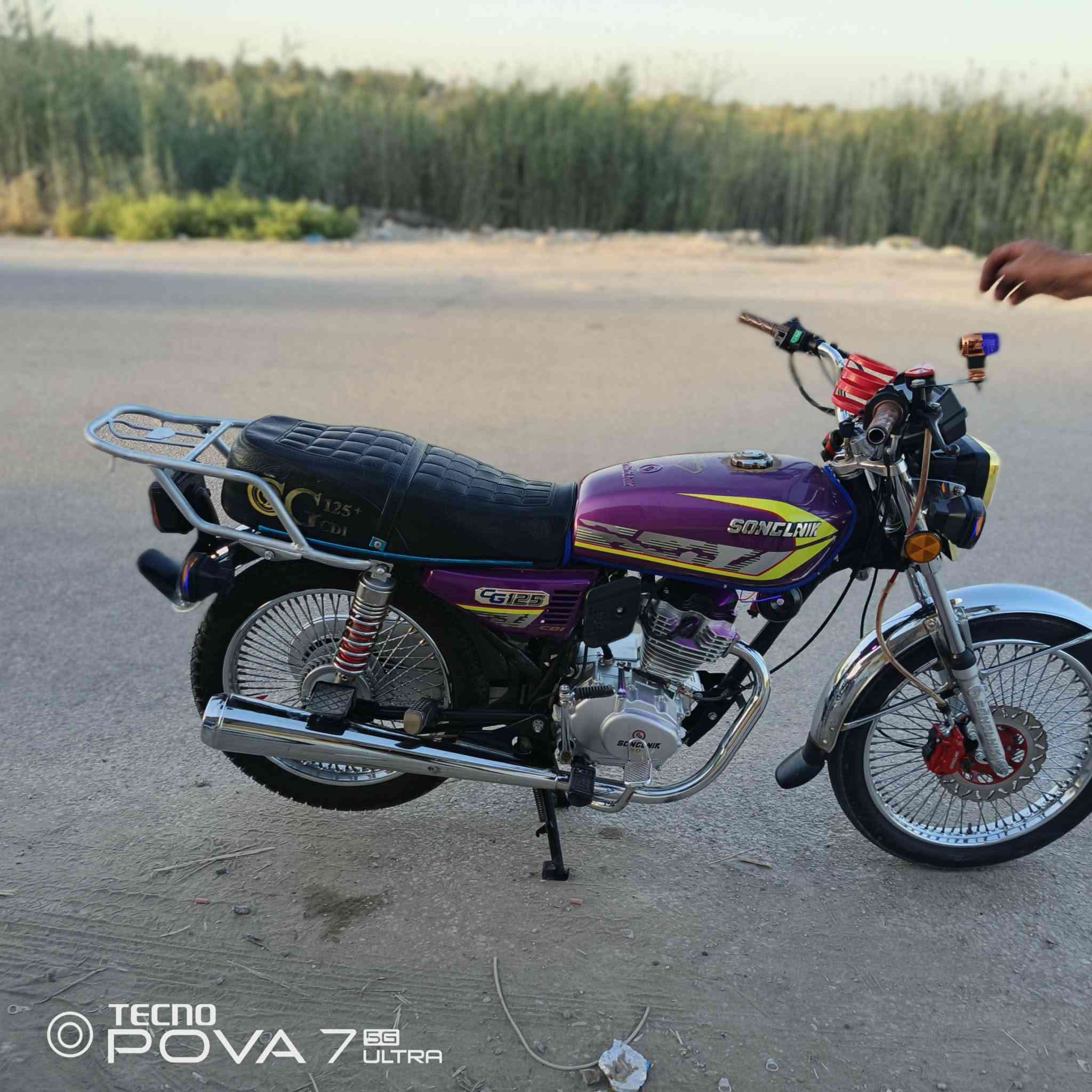 السلام عليكم دراجه تايكر    (للبيييع)
دراجه نضيفه وحلوه مال جناي      موديل ( 2025) 
جاهزه من كلشي مناقصه شي
كهربائيات كله شغاله دراجه بلاديه  اوراق
العنوان الحمزه الغربي الخميسيه
السعررررر  600  وبيه مجال 
للاستفسار اكثر *********** مراسله او اتصالل واتساب
